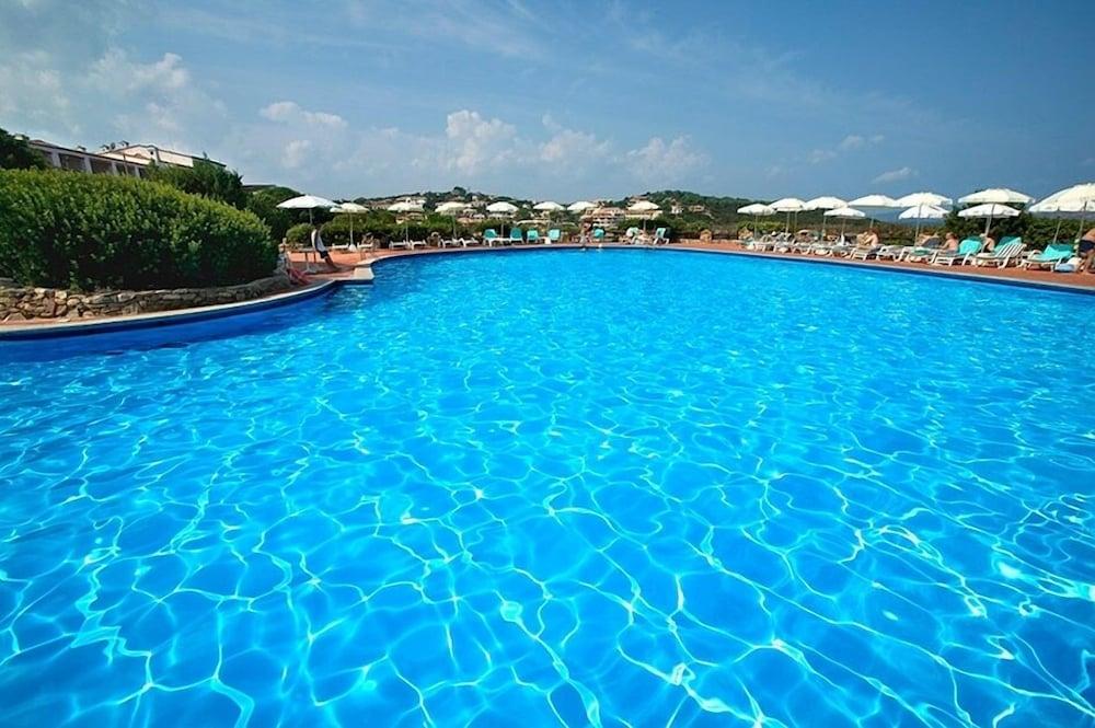 Hotel La Bisaccia Байя-Сардинія Екстер'єр фото